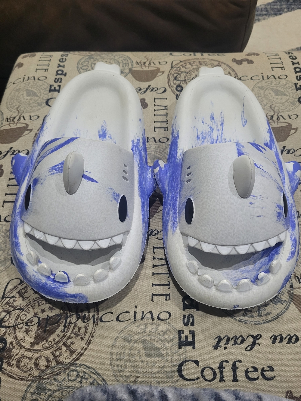 Light Gray Shark Face Slip-On Clogs with Blue Paint Accent